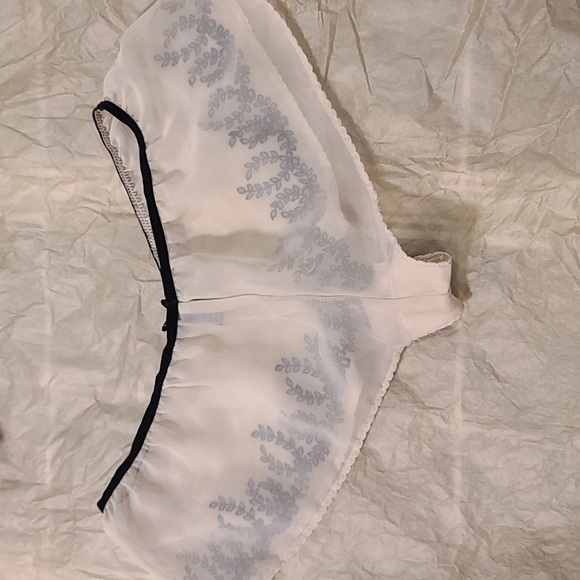 La Senza Embroidered Bra 32D & Flowy Shorts UK10 S - Picture 6 of 16
